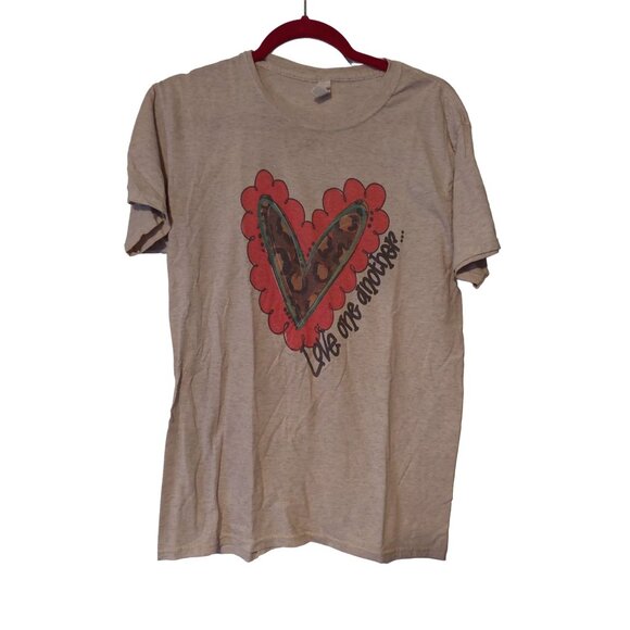 Love One Another Womens Beige Graphic T-Shirt M Leopard Heart Cotton Blend Casua - Picture 1 of 3